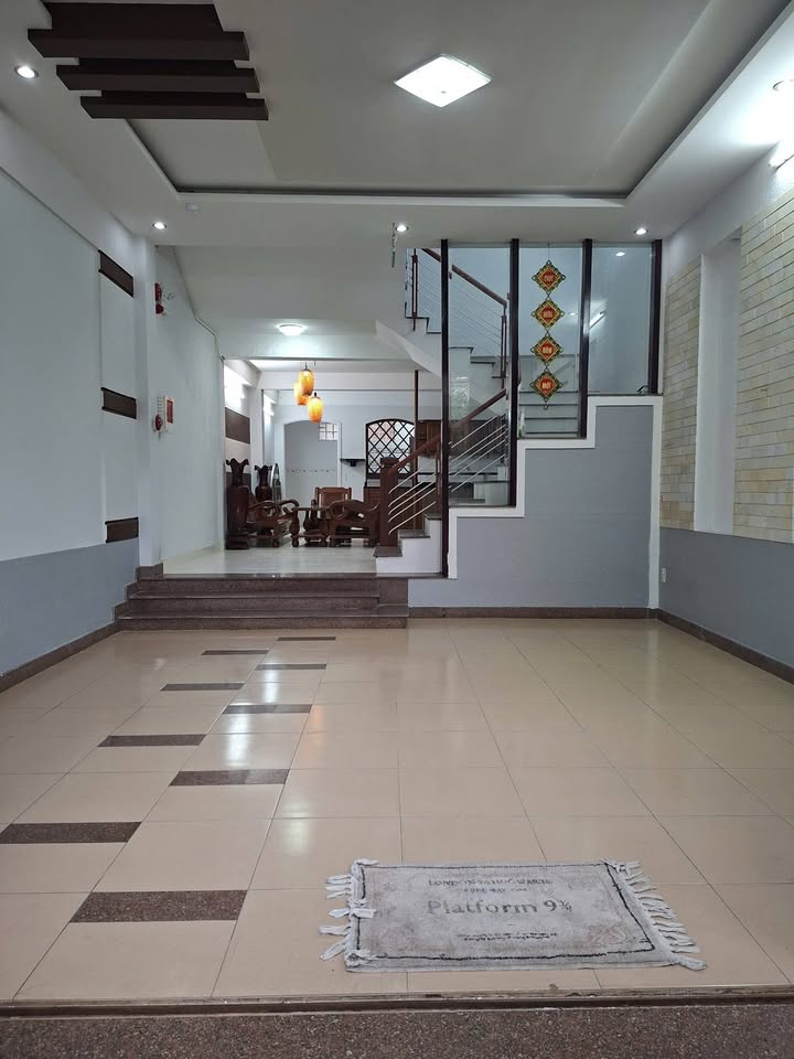 Nhà cho thuê 3 tầng đường Trần Văn Dư, Mỹ An, Đà Nẵng - Full nội thất, giá 15 triệu/tháng!