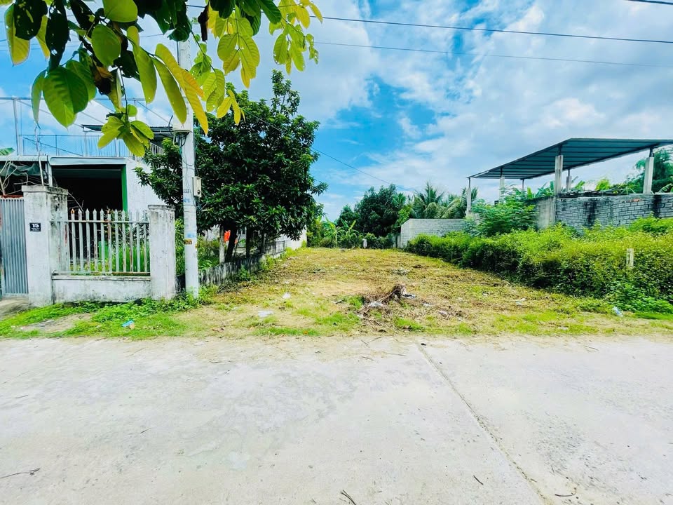 Lô đất 300m² tại Hà Tây 2 - Giá chỉ 2.7 tỷ - Cơ hội hiếm có!