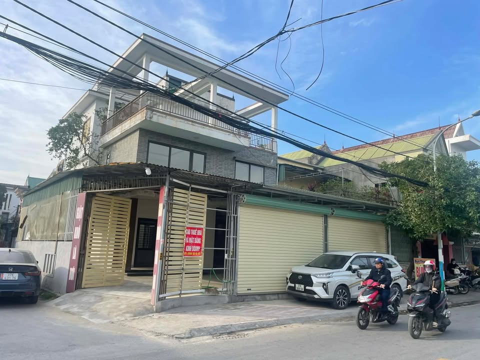 Nhà cho thuê 3 tầng mặt đường Thành Thái, TP Vinh 255m² - Vỉa hè rộng, kinh doanh thuận lợi!