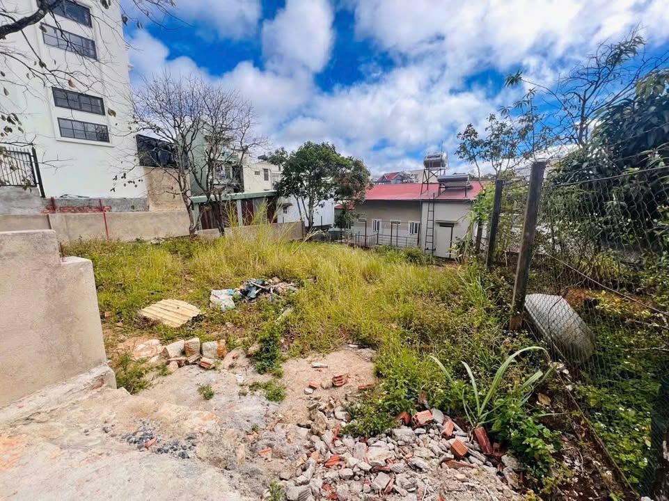 Lô đất Phù Đổng Thiên Vương Đà Lạt 50m² giá 1.6 tỷ - Pháp lý rõ ràng, xây dựng ngay!