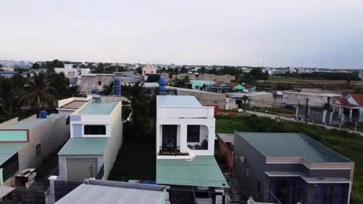 Nhà lầu Đức Hòa, 156m² giá 3.2 tỷ - Thiết kế đẹp, tiện ích đầy đủ!