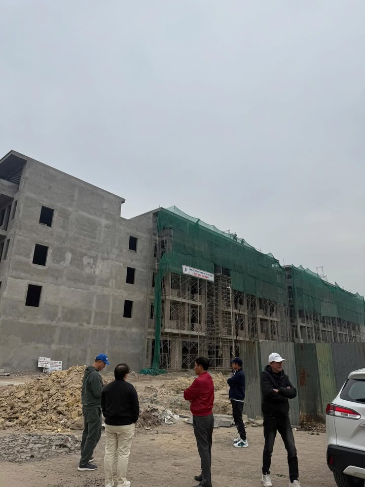 Nhà phố liền kề 5 tầng tại Đông Triều 80m² giá 3 tỷ - Vị trí đắc địa, sổ đỏ trao tay!