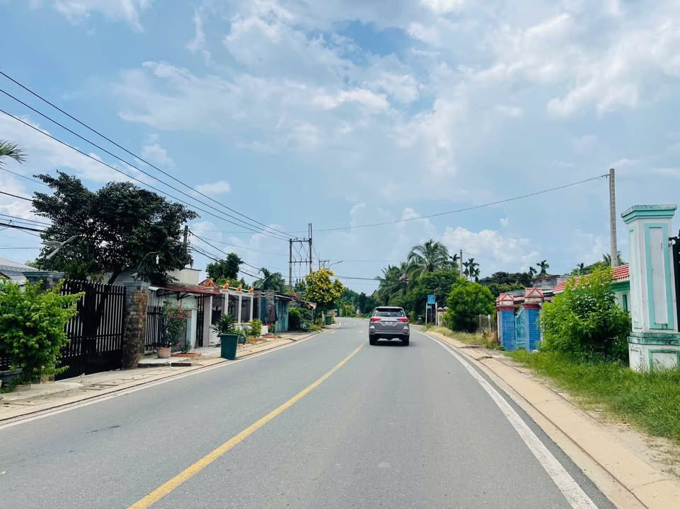 Đất thổ vườn mặt tiền Trung Hưng Củ Chi 610m² giá 2.4 tỷ - Cơ hội vàng cho nhà đầu tư!