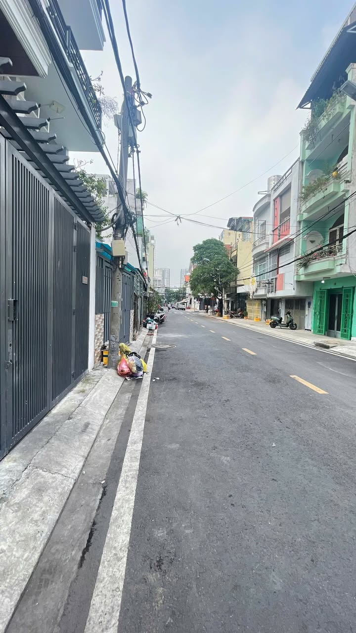 Bán nhà mặt tiền Huỳnh Tấn Phát, Quận 7, 60m² chỉ 8.9 tỷ - Kinh doanh thuận lợi!