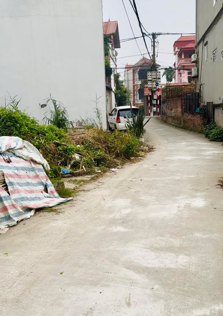 Đất đẹp Đông Dư Gia Lâm 42.1m² - Giao thông thuận tiện, gần hồ điều hòa!