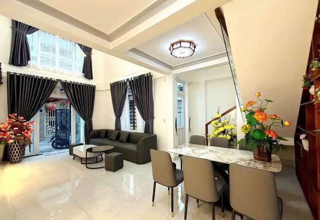 Nhà 2 tầng kiệt ôtô Phan Chu Trinh 75m² giá 3.1 tỷ - Căn góc thoáng mát, đầy đủ tiện nghi!