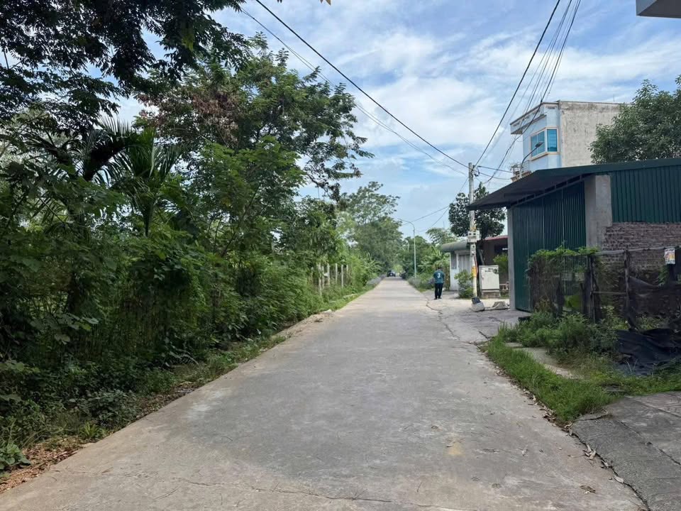 Đất cắm giãn dân Trung Sơn Trầm 73.8m² giá 2.1 tỷ - Đường rộng ô tô tránh nhau!