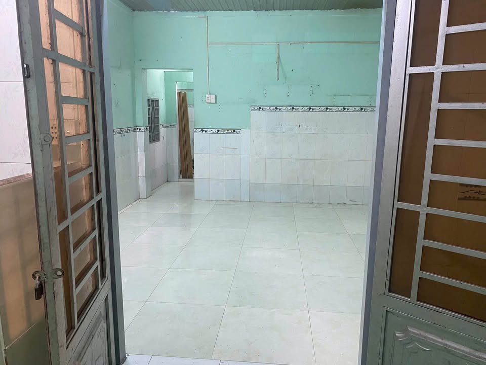 Nhà cho thuê tại Xuân Thới Thượng 48m² giá 3 triệu - Tiện nghi đầy đủ!