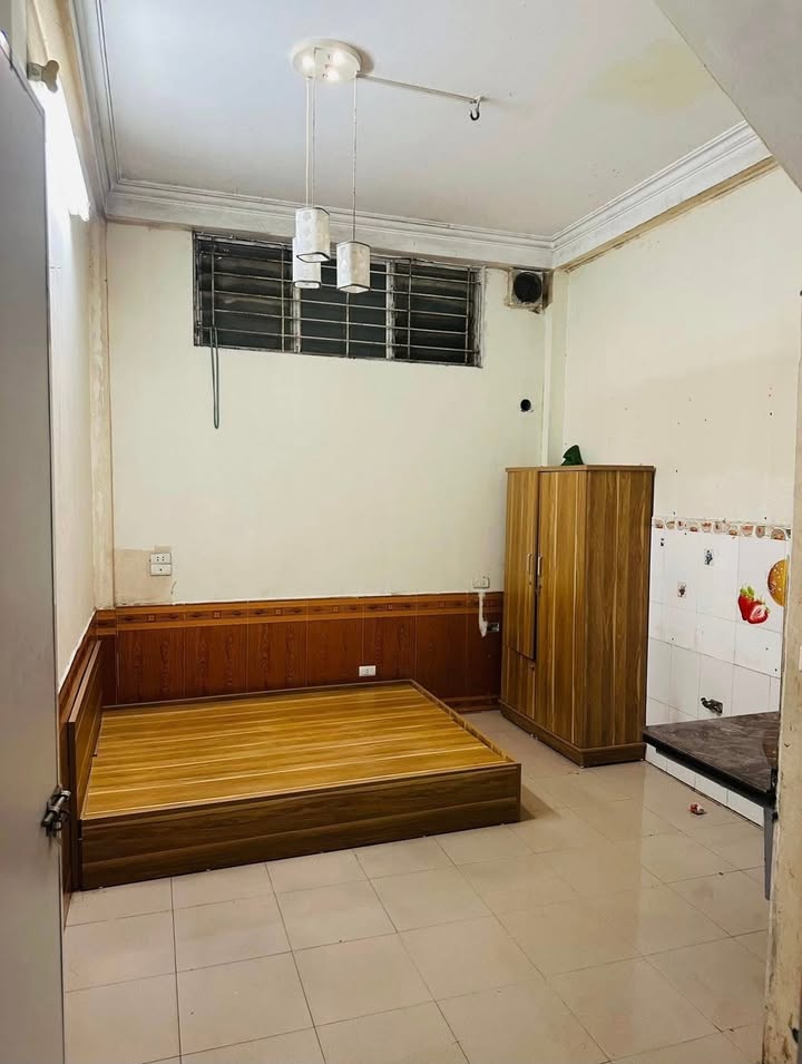 Phòng cho thuê 20m² tại ngõ 18 phố Định Công Thượng - Giá chỉ 2,5 triệu/tháng!