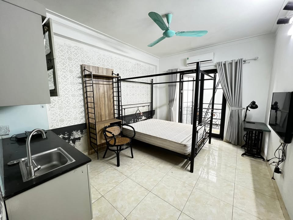 Căn hộ mini Ngọc Thụy, Long Biên 30m² giá 3,8 triệu - Full đồ tiện nghi, ban công thoáng mát!