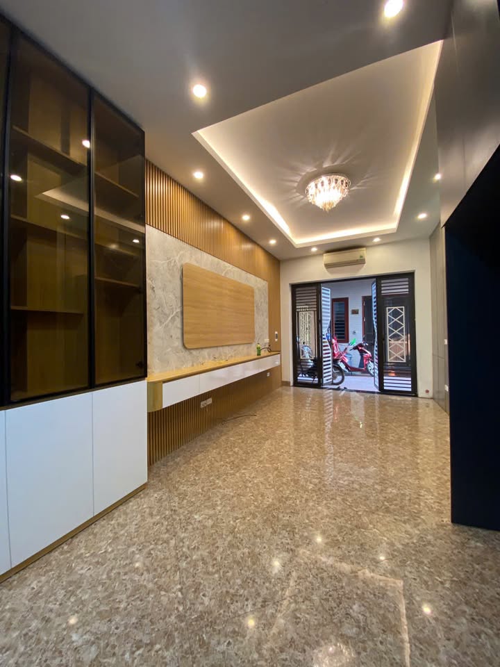 Nhà Ngọc Thụy 33m² giá thỏa thuận - Ô tô đỗ cửa, view Hồ Hồng Tiến