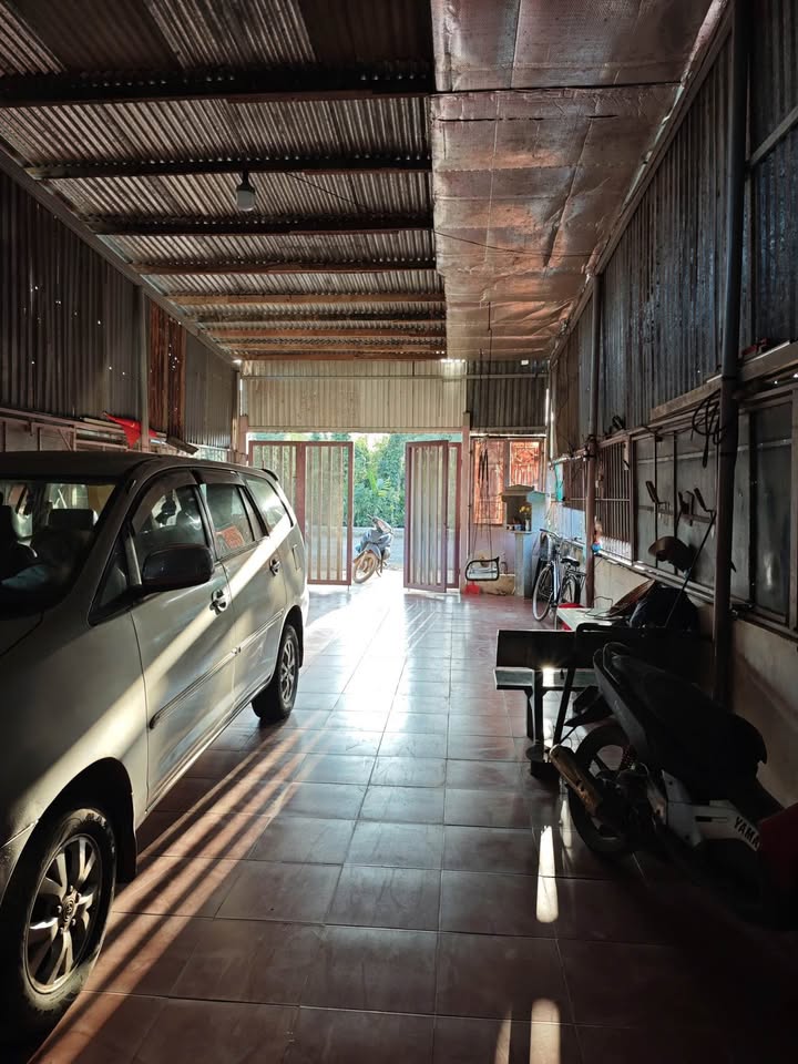 Đất nền Tân An 553m² giá 6 tỷ - Mua đất tặng 2 căn nhà!