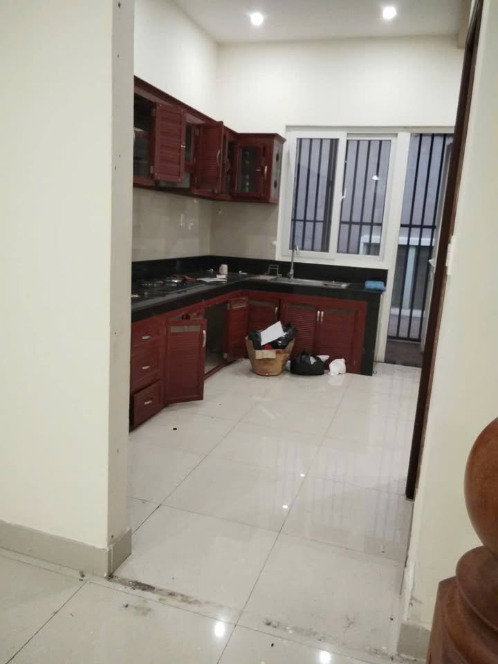 Nhà nguyên căn cho thuê tại Nguyễn Tuân, Bảo Lộc - 4 phòng ngủ, sân ô tô chỉ 6 triệu/tháng!