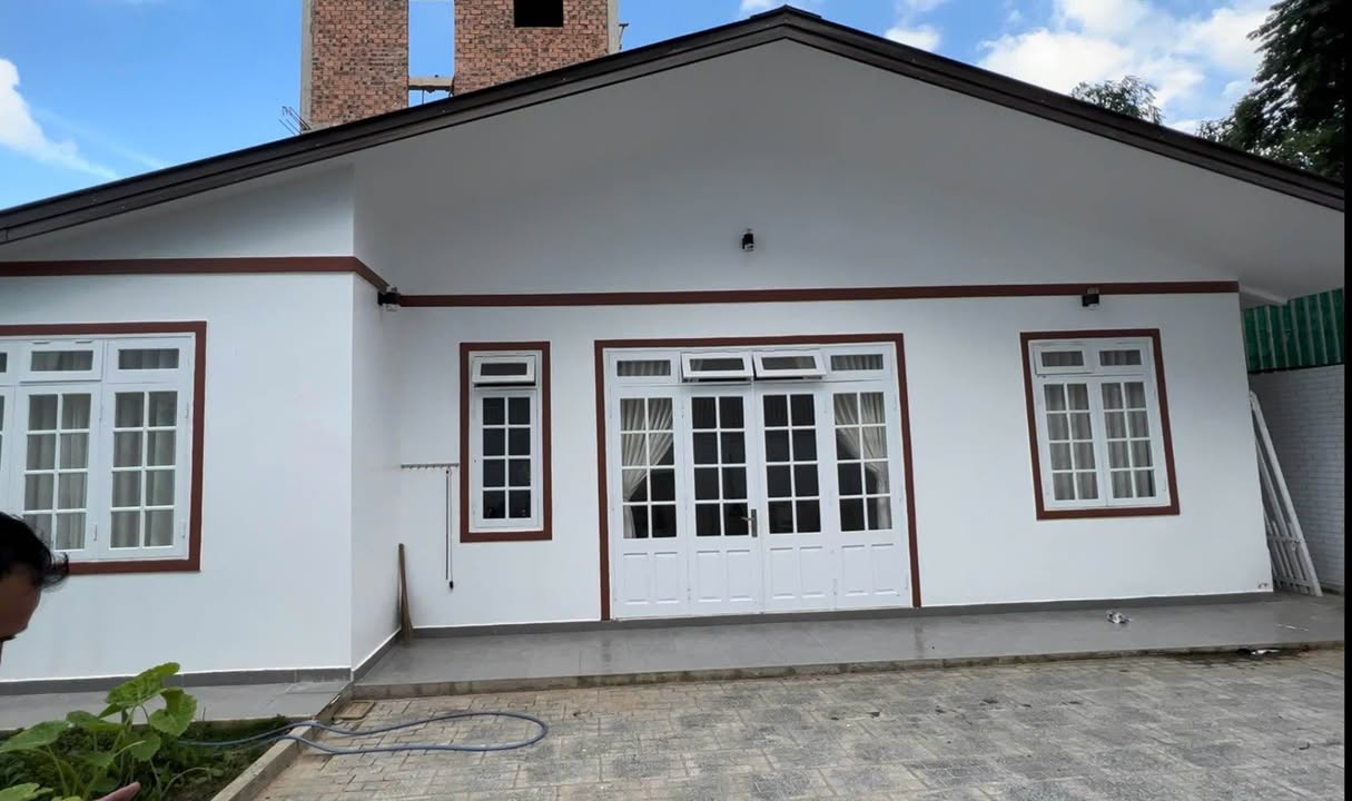 Nhà phố Lý Thường Kiệt Đà Lạt 200m² giá 9.9 tỷ - Sân vườn thoáng đãng!