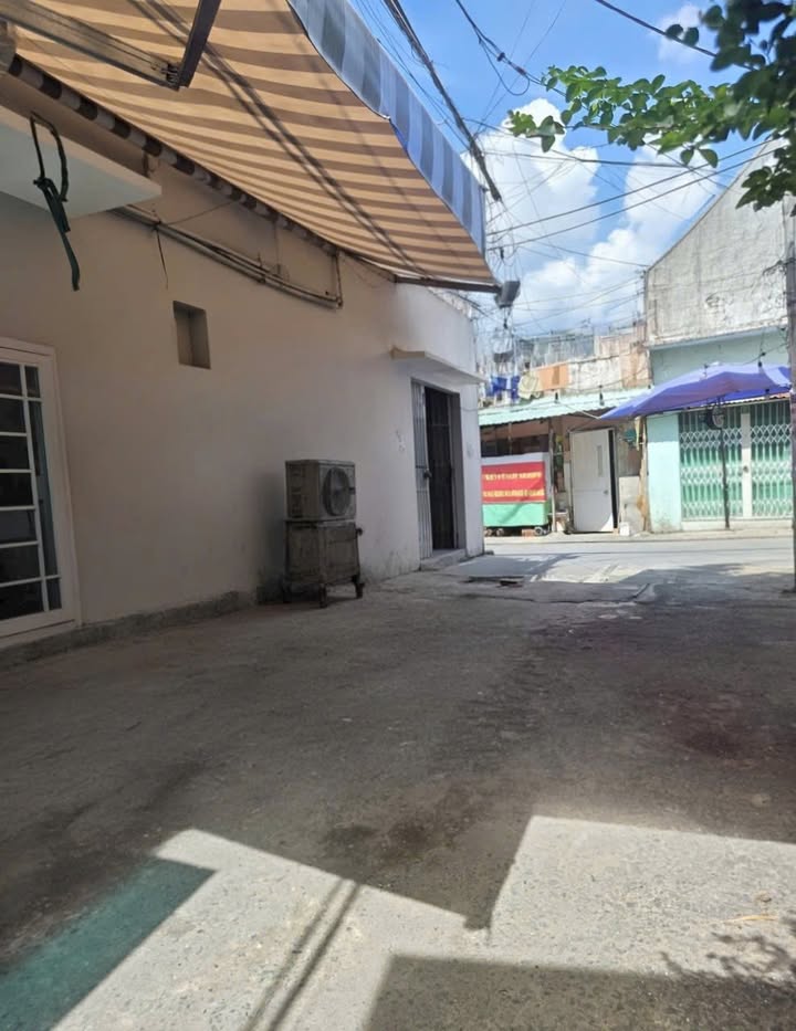 Nhà 4 tầng hẻm 1/ đường Bùi Thị Xuân, Quận Tân Bình, 36m² giá 5.2 tỷ - Sẵn sàng vào ở!