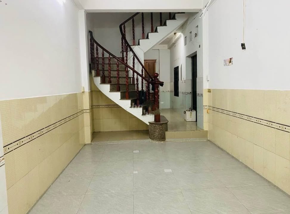 Nhà cho thuê Hẻm Nguyễn Hồng Đào, Tân Bình 30m² - Giá chỉ 10 triệu/tháng!