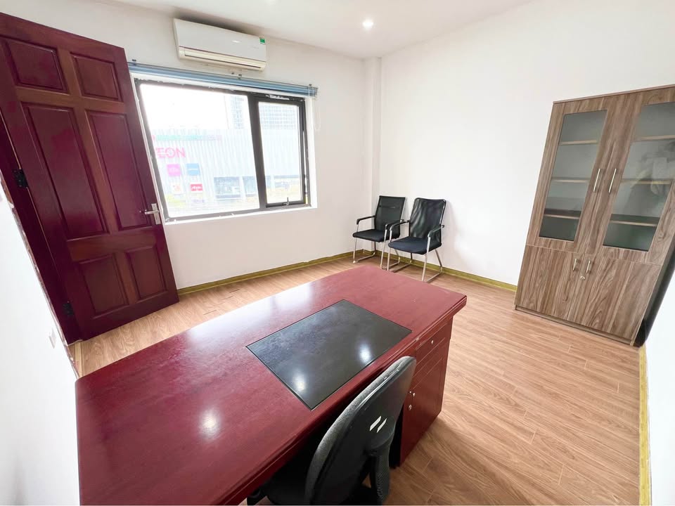 Cho thuê văn phòng Duy Tân 30m² - 45m² giá từ 5 triệu - Không gian làm việc lý tưởng!