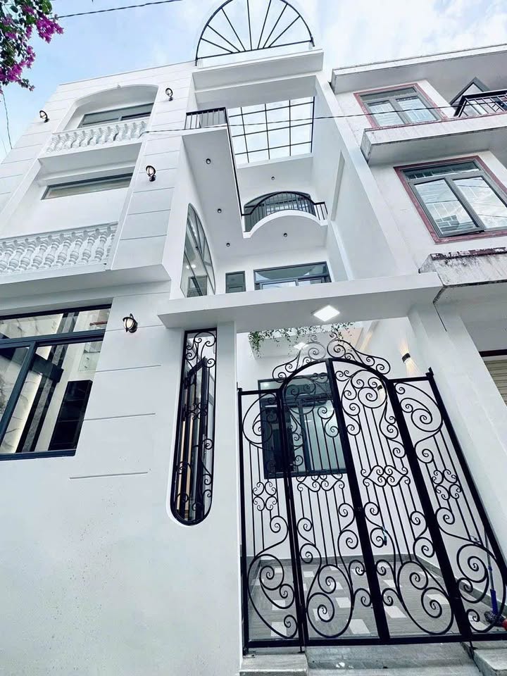 Nhà 3 tầng Tân Cổ Điển cho thuê tại An Cựu - 56m² chỉ 7 triệu/tháng!