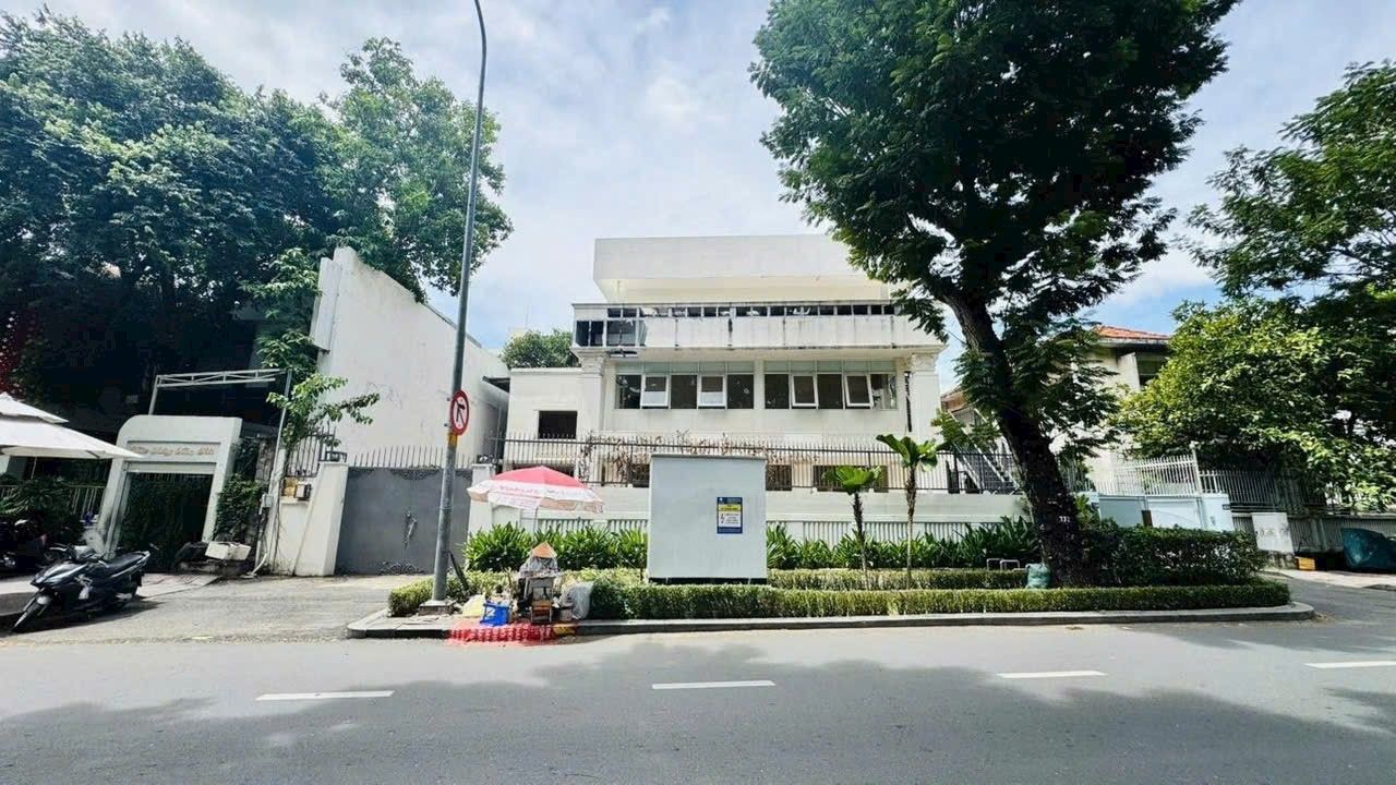 Villa Trương Định Quận 3 816m² giá thỏa thuận - Khu Vip, góc 2 mặt tiền!