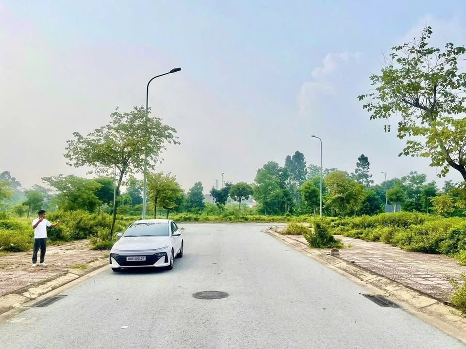 Lô đất 95m² KĐT Nam Vĩnh Yên giá 3.9 tỷ - Đối diện dự án siêu vip!