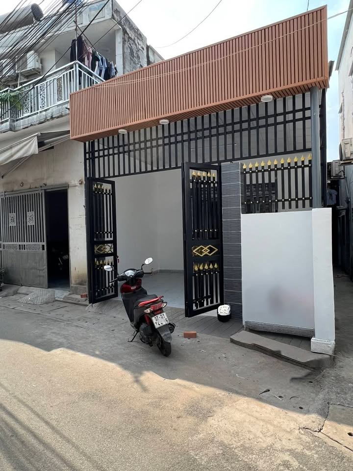 Nhà mặt tiền đường Nguyễn Thị Minh Khai, Dĩ An 67.7m² giá 3.95 tỷ - Kinh doanh ngay!