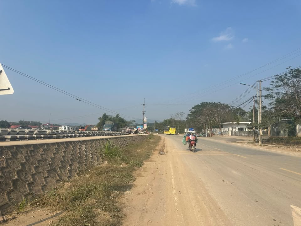 Đất thổ cư Phạm Văn Đồng 157.7m² giá 800 triệu - Gần trung tâm Yên Bái!