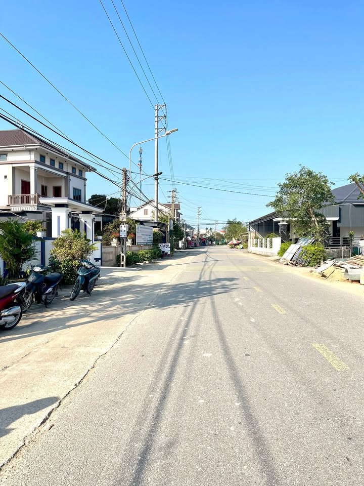 Đất kinh doanh mặt tiền đường Trường Cấp 3 Lê Quý Đôn, 120m² giá 2 tỷ - Vị trí sầm uất!