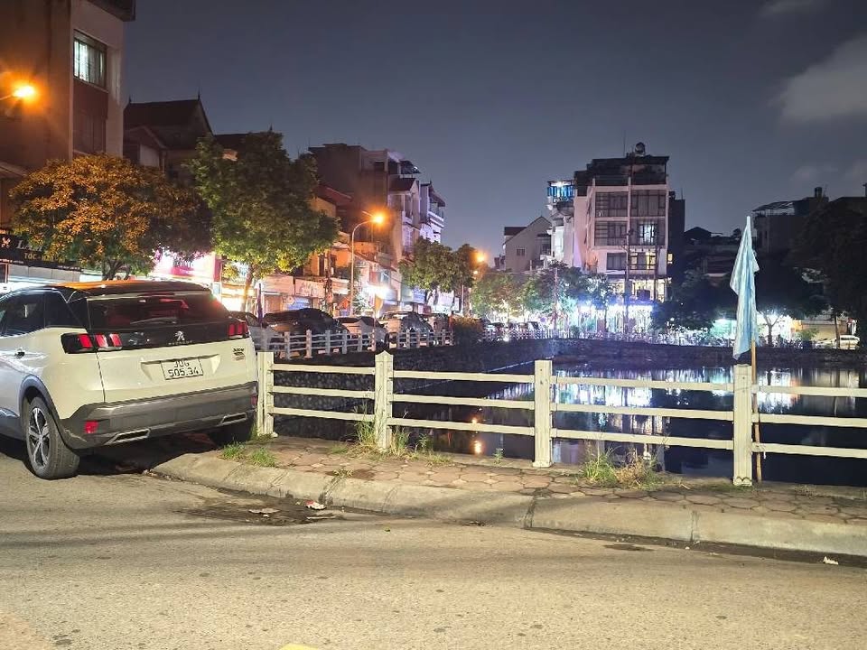 Nhà 2 tầng Phường Gia Thụy, Quận Long Biên 60m² giá 7 tỷ - Vị trí đẹp, gần mặt hồ