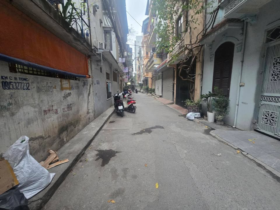 Nhà Kim Ngưu, Hai Bà Trưng 40m² giá 3.8 tỷ - Thiết kế thông minh, hai mặt thoáng!