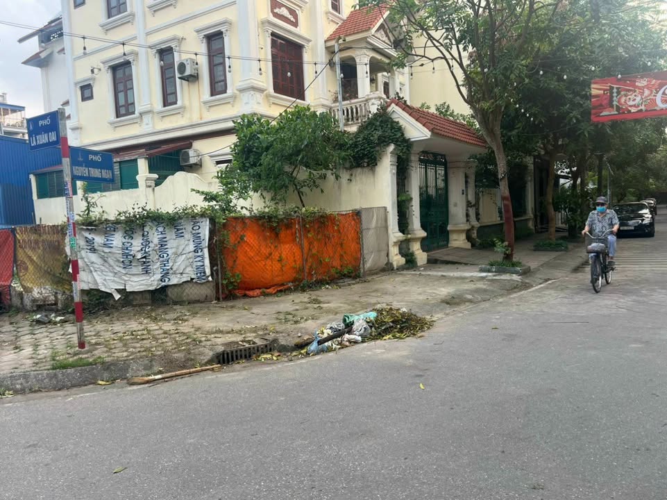 Bán đất lô góc Nguyễn Trung Ngạn, Nam Định 96m² giá 6.8 tỷ - Vị trí đắc địa gần chợ!