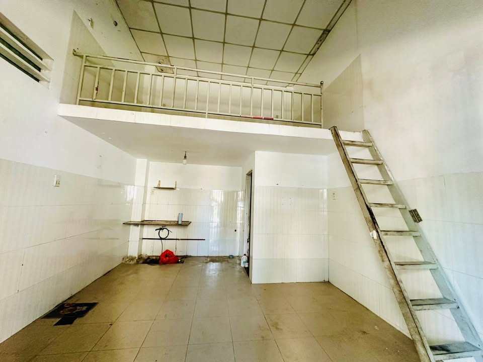 Dãy trọ KP Đông A, Dĩ An 148m² giá 5.6 tỷ - Dòng tiền ổn định 220 triệu/năm!