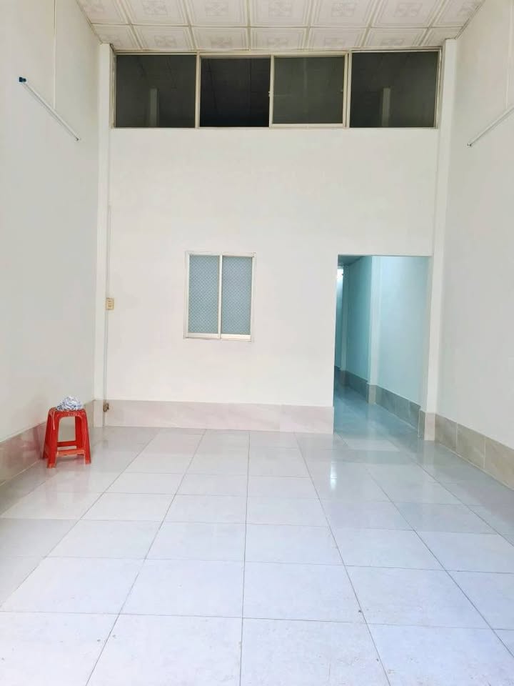 Nhà thuê khuôn Việt, Phú Trung, Tân Phú, 64m² - An ninh, thích hợp kinh doanh online