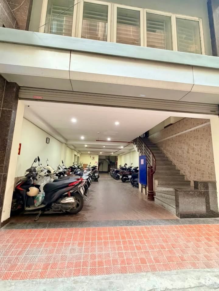 Tòa nhà văn phòng Phố Xã Đàn 110m² giá 43 tỷ - Đầu tư sinh lời ổn định!
