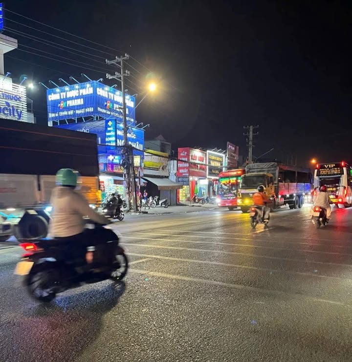 Nhà mặt tiền Quốc Lộ 1A, 180m² giá 9.5 tỷ - Kinh doanh siêu lợi nhuận!