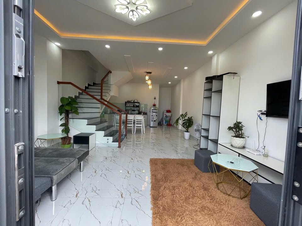 Nhà cho thuê Đà Lạt 2PN, 2WC giá 7 triệu - Full nội thất, gần đường lớn