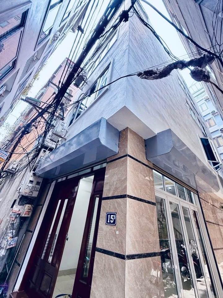 Nhà phố Trung Kính, Yên Hoà 33m² giá 7.8 tỷ - Lô góc thoáng mát, gần Đại sứ quán Mỹ!