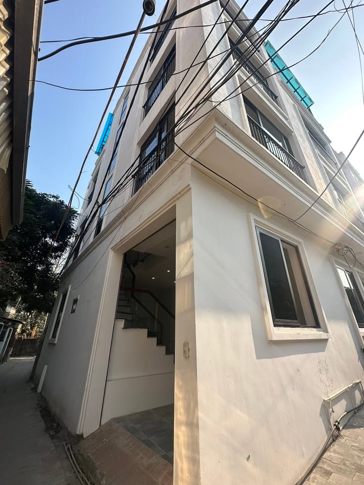 Nhà 5 tầng Ngọc Hồi – Thanh Trì 45m² giá 6x tỷ - Lô góc, nhà kính thoáng sáng!