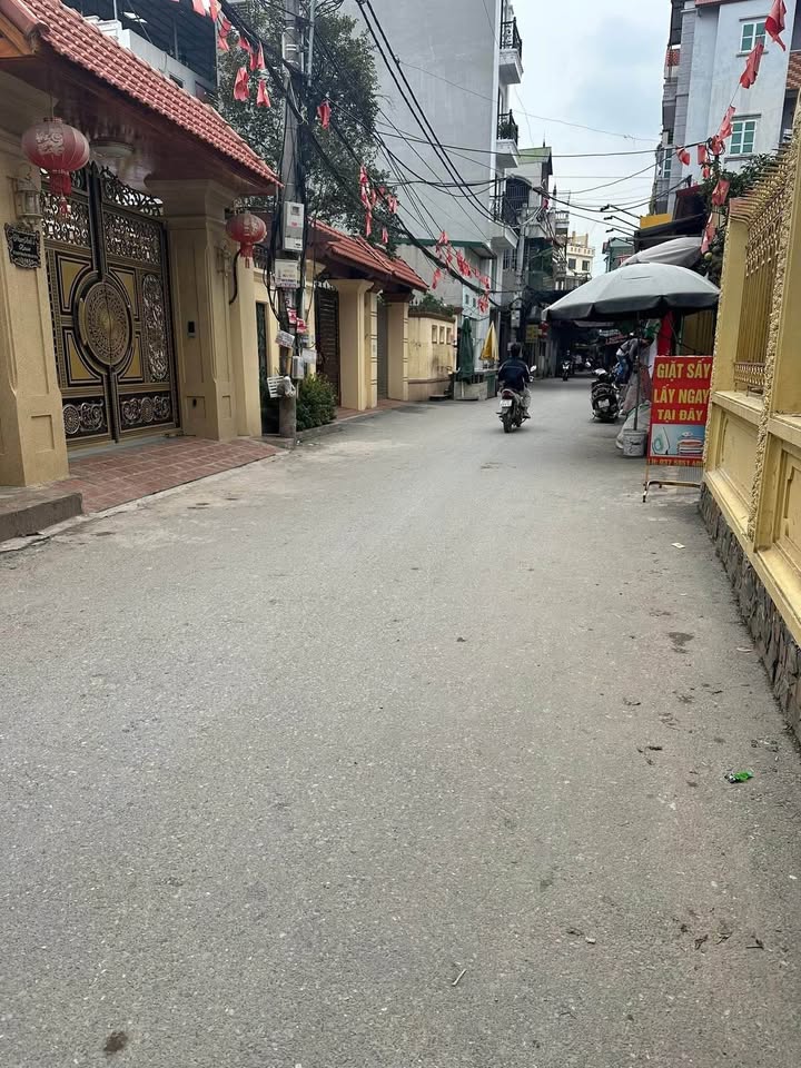 Đất nền góc 38m² đường Quyết Thắng, Yên Nghĩa - Giá chỉ 6.95 tỷ, nhà cấp 4, ô tô vào tận nơi!