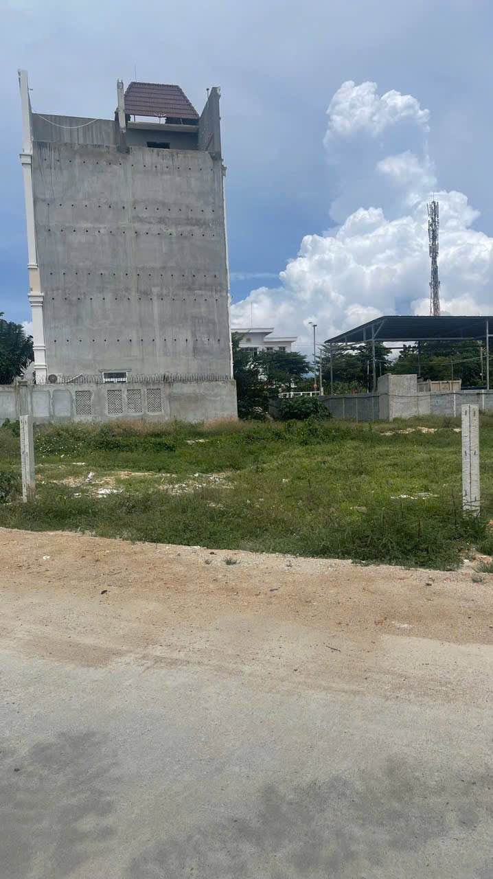 Đất mặt mương Chà Là, Phường Mỹ Hải, 124m² giá chỉ 2.05 tỷ - Đầu tư sinh lời ngay!