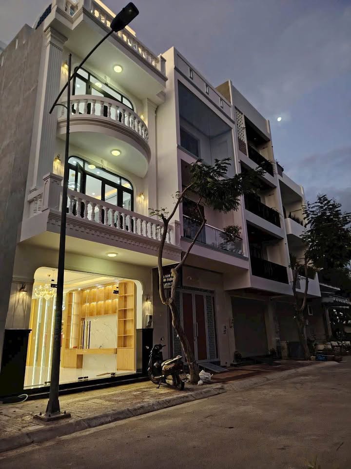 Nhà phố Khu A K1 Ninh Thuận 70m² giá 5.1 tỷ - Nhà mới 100%, sẵn sàng vào ở!