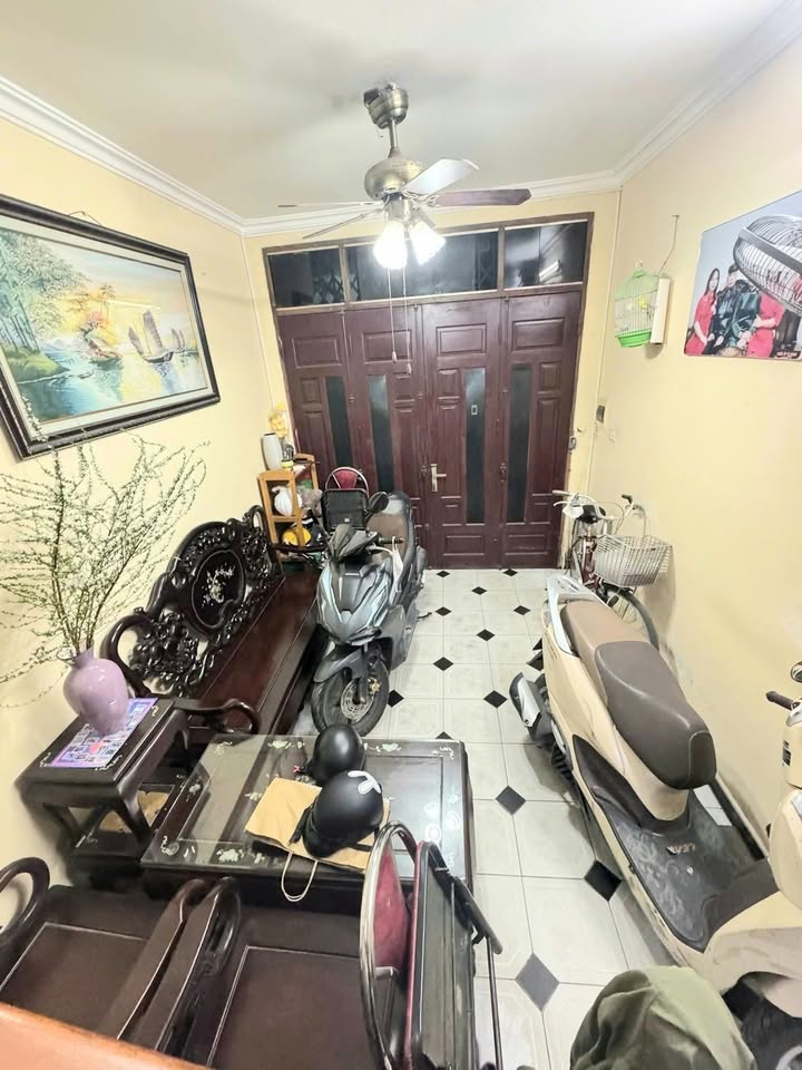 Nhà Đống Đa 27m² giá 8.1 tỷ - Lô góc 4 tầng, sẵn sàng giao dịch!