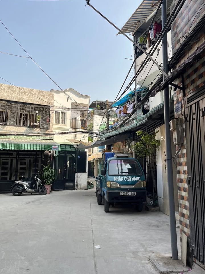 Nhà phố 42m² Phường 10 Tân Bình giá 6.3 tỷ - Hẻm xe tải vào tận nhà!