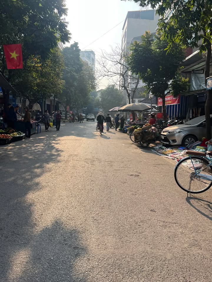 Nhà cấp 4 Văn La, Hà Đông 50m² - Kinh doanh đa dạng ngay mặt chợ!