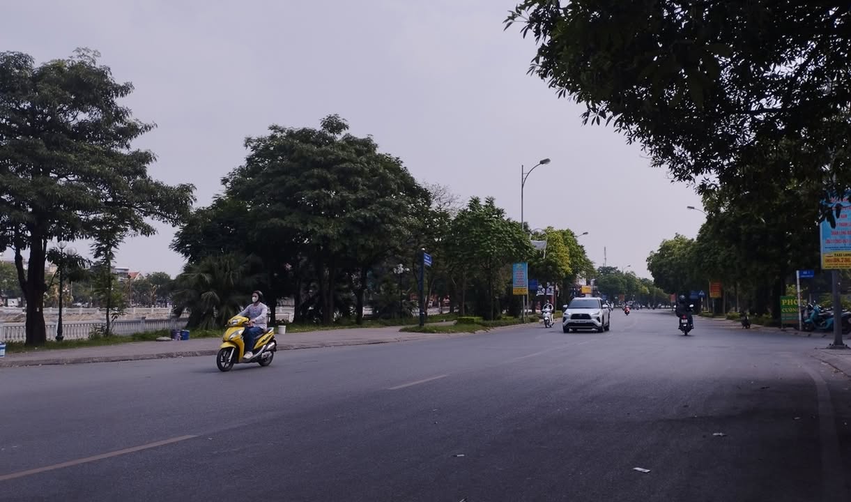 Bán đất Lệ Chi, Gia Lâm 62m² giá 4 tỷ - Mặt ngõ ô tô tránh, tiện nghi xung quanh!