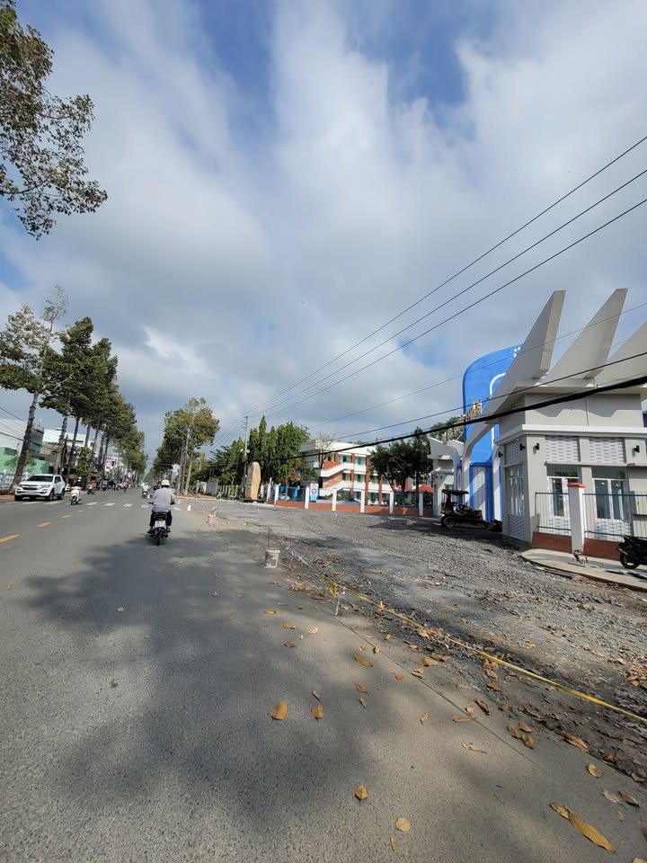 Nhà Phạm Hữu Lầu, Cao Lãnh 120m² giá 3.4 tỷ - Đối diện ĐH Đồng Tháp!