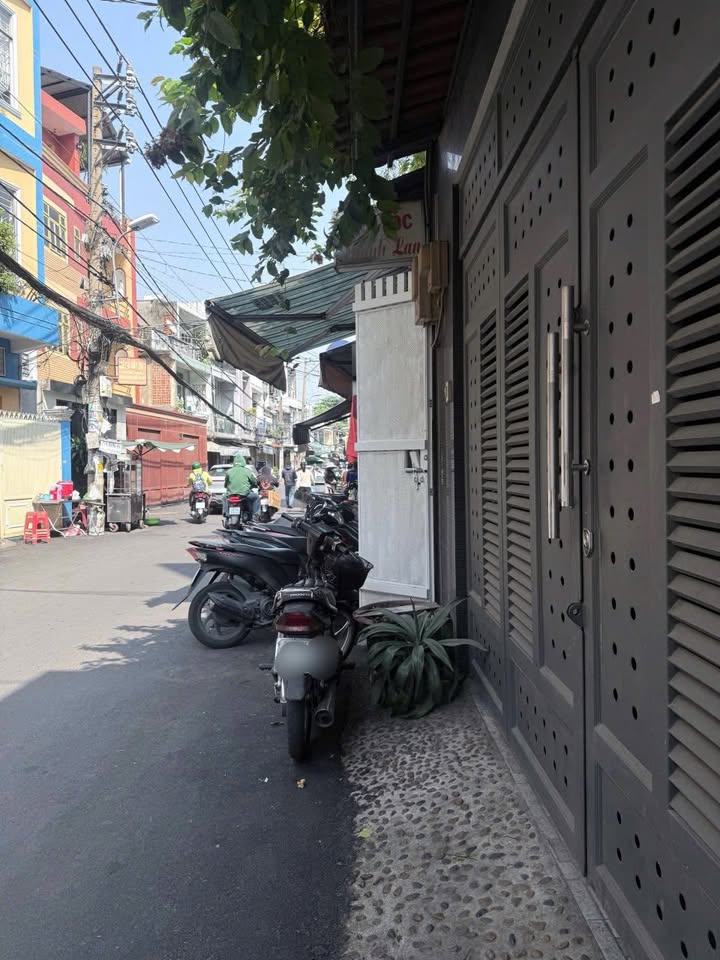 Nhà mặt tiền kinh doanh Phú Nhuận 50m² giá 11.5 tỷ - Dòng tiền ổn định!