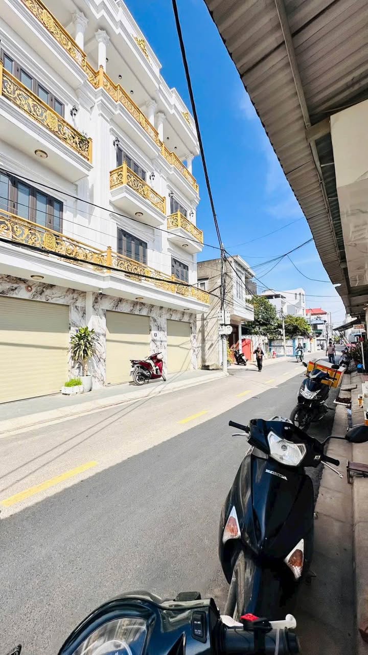 Nhà mặt đường Cái Tắt, An Đồng 61.6m² giá 4.8 tỷ - Kinh doanh đắc địa, tặng full nội thất!