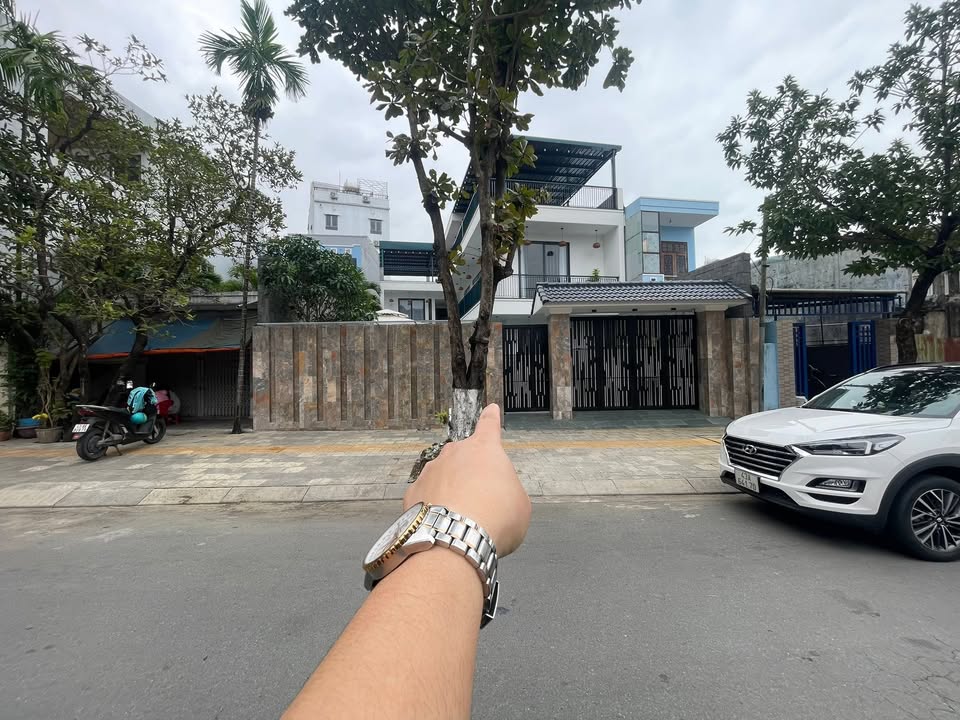 Villa 366m² Quận Sơn Trà giá 3x tỷ - Bán gấp cho người yêu thích nghỉ dưỡng!