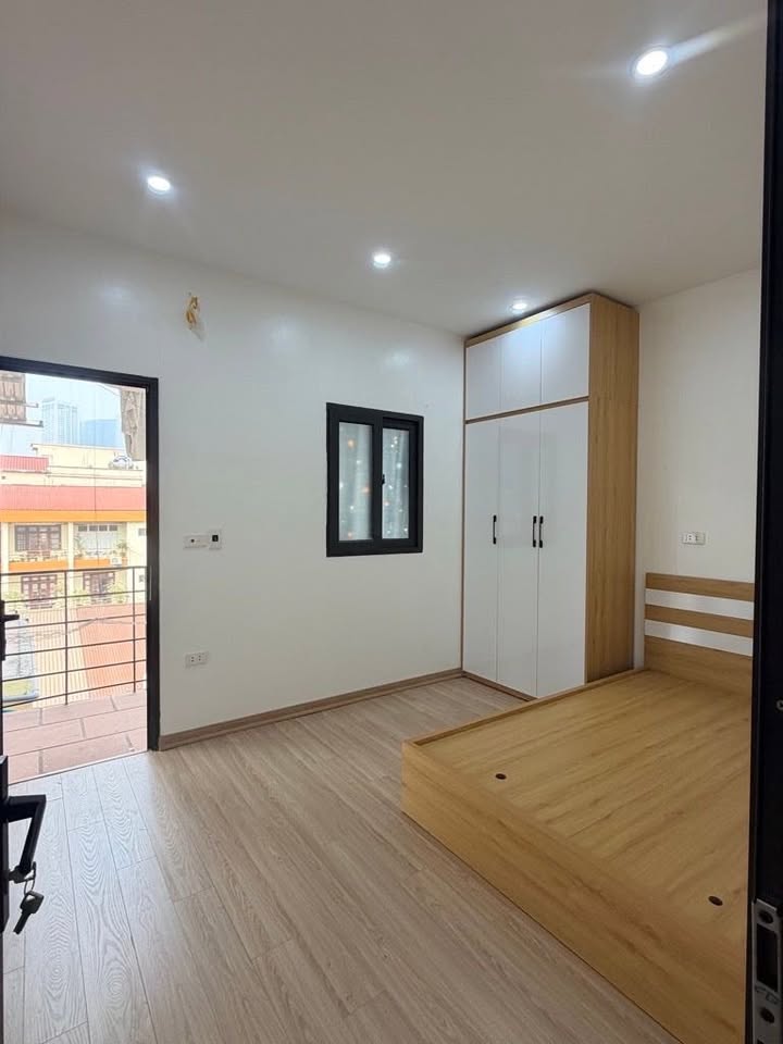 Căn hộ Đường Láng 100m² giá 4.2 tỷ - Ô tô đỗ ngay, tiện ích đỉnh cao!