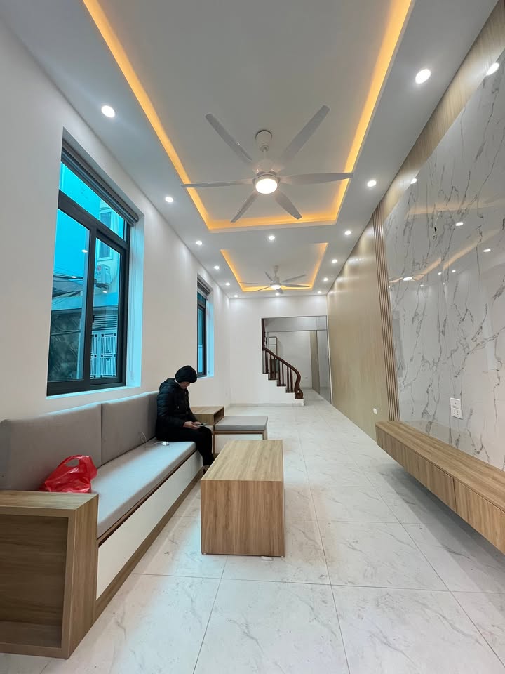 Căn hộ 40m² Lê Lợi, Hà Đông giá 6.45 tỷ - Sổ đỏ chính chủ, giao dịch ngay!